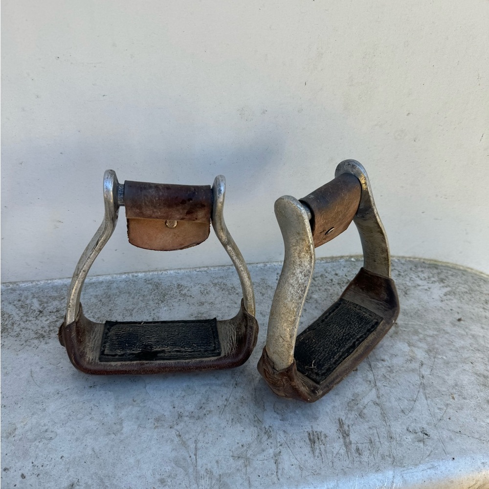 Master Leather Horse Stirrup irons Brown aluminum